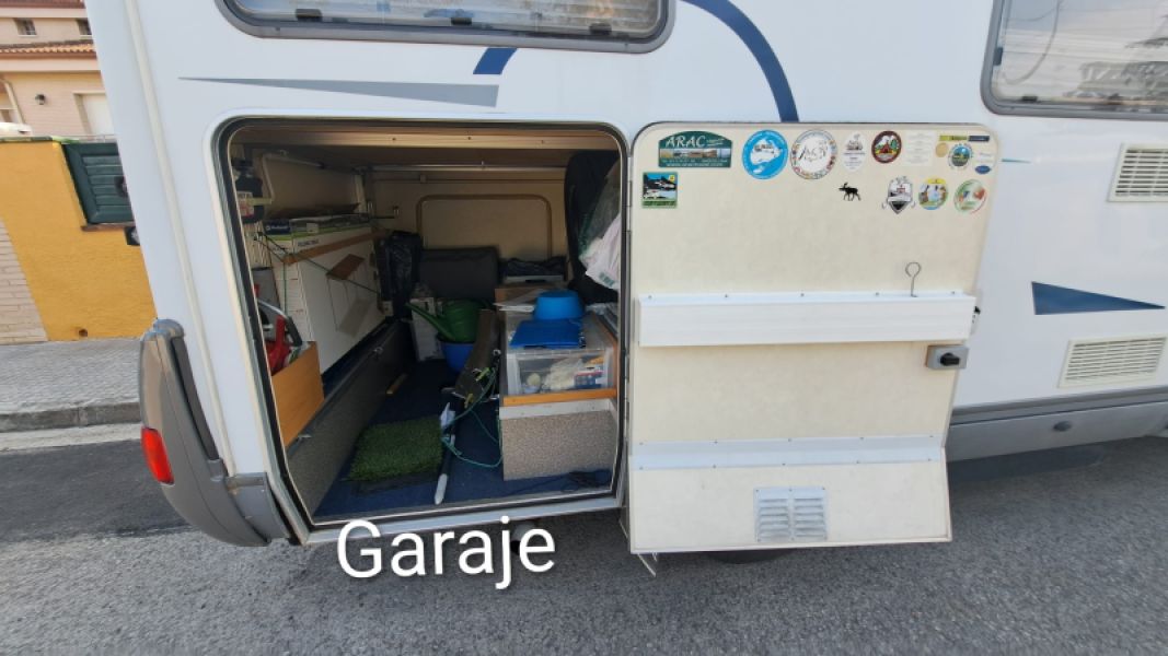En venta Hymer / Eriba / Hymercar BM630 Blanco 2004 Barcelona foto 5