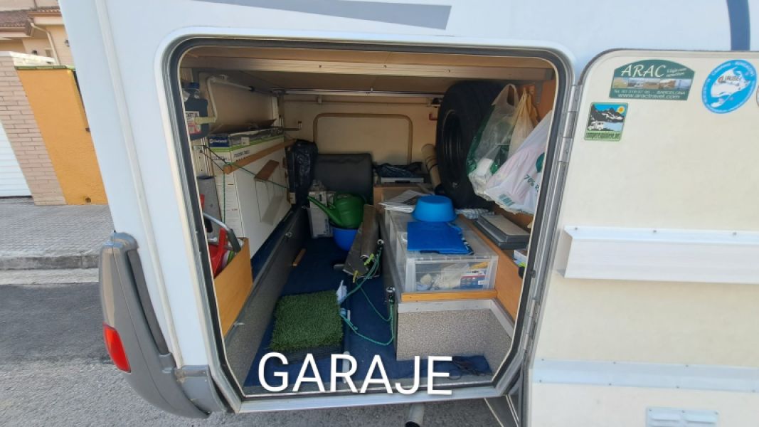 En venta Hymer / Eriba / Hymercar BM630 Blanco 2004 Barcelona foto 7
