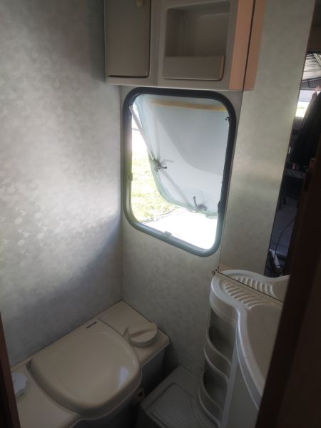 En venta Adria AD430DK Blanco 2001 Pontevedra foto 2