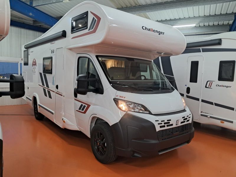 En venta Challenger Challenger Fiat C387 Break Edition Capuchina PACK ESPECIAL Blanco 2026 Barcelona foto 1