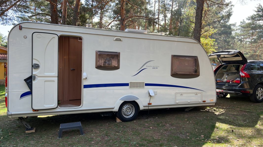En venta Bürstner Belcanto 500 TK Blanco 2006 Madrid foto 1