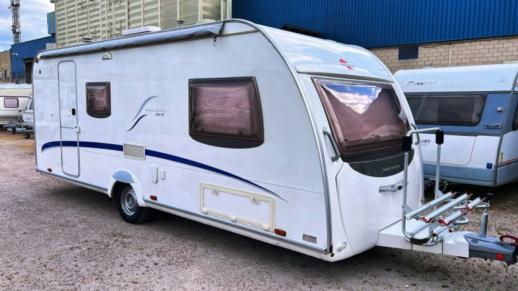 En venta Bürstner Belcanto 500 TK Blanco 2006 Madrid foto 2