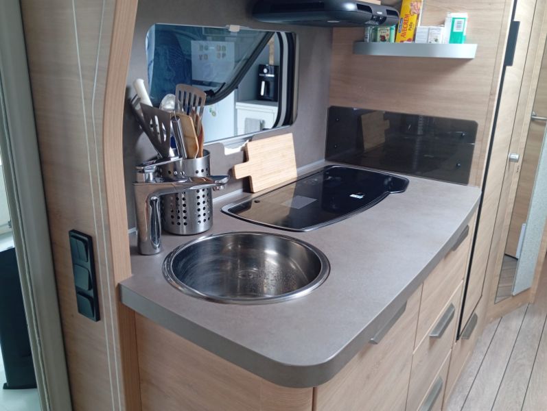 En venta Knaus Südwind 580 QS 60 aniversario  Blanco 2023 Asturias foto 6