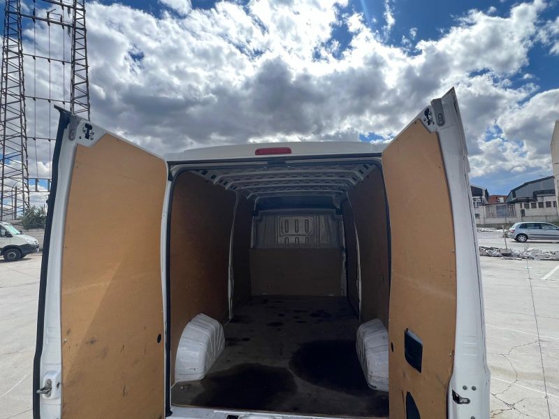 En venta Citroën Jumper L3H2 Blanco 2019 Madrid foto 6