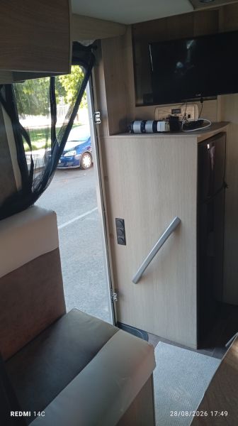 En venta Bürstner Ixeo time It 734 Blanco 2014 Madrid foto 4