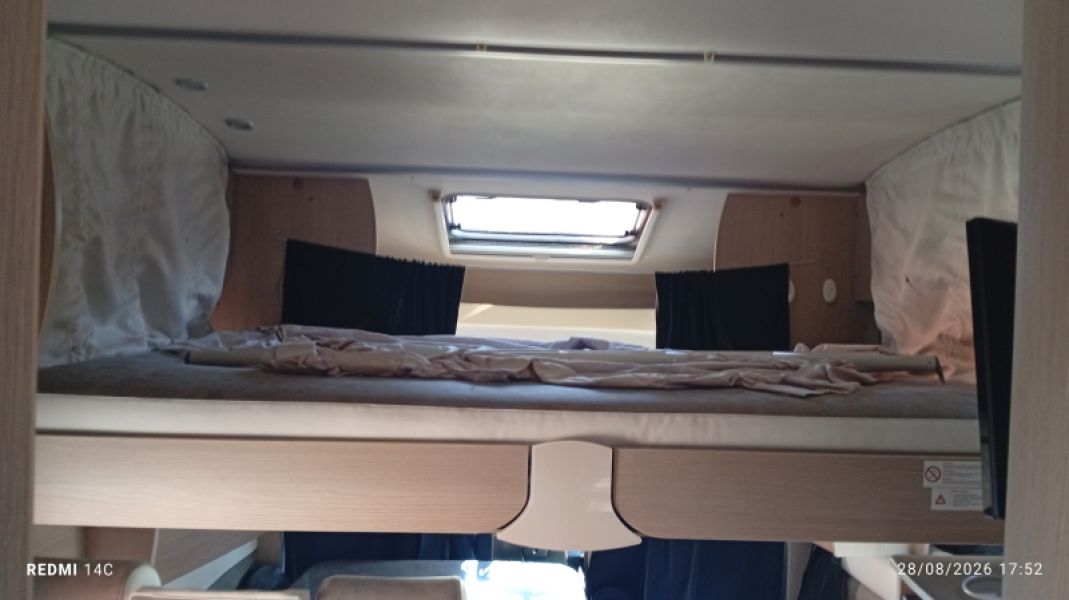 En venta Bürstner Ixeo time It 734 Blanco 2014 Madrid foto 9