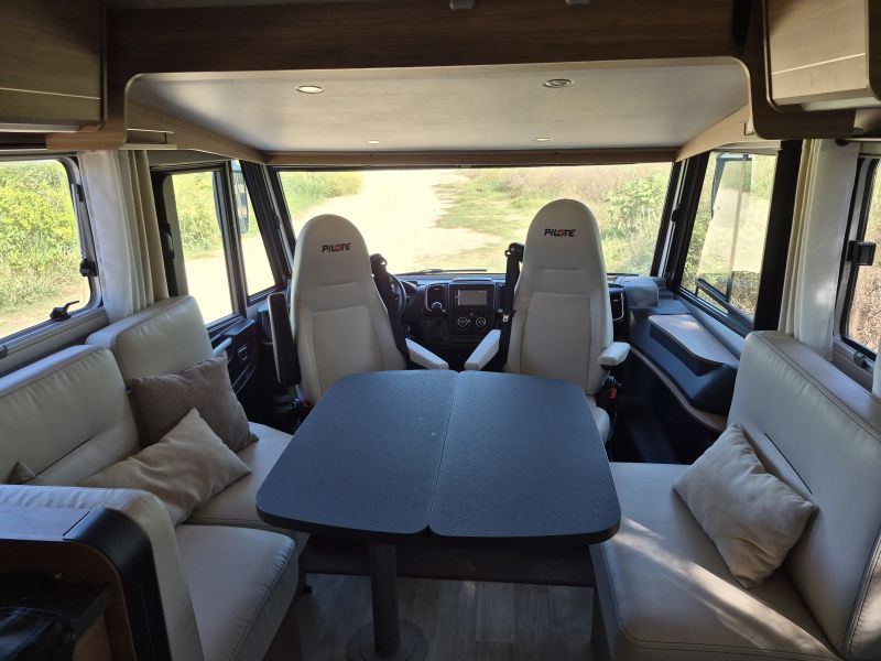 En venta Pilote Expression 740G Blanco 2024 Alicante foto 3