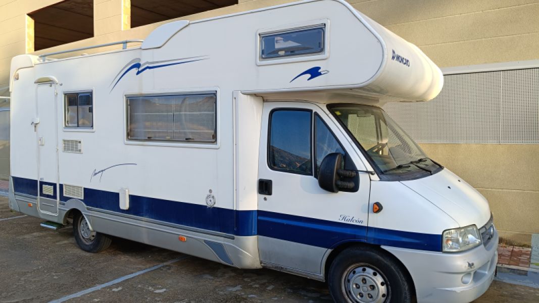 En venta Moncayo Halcón 465 Blanco 2002 Teruel foto 1