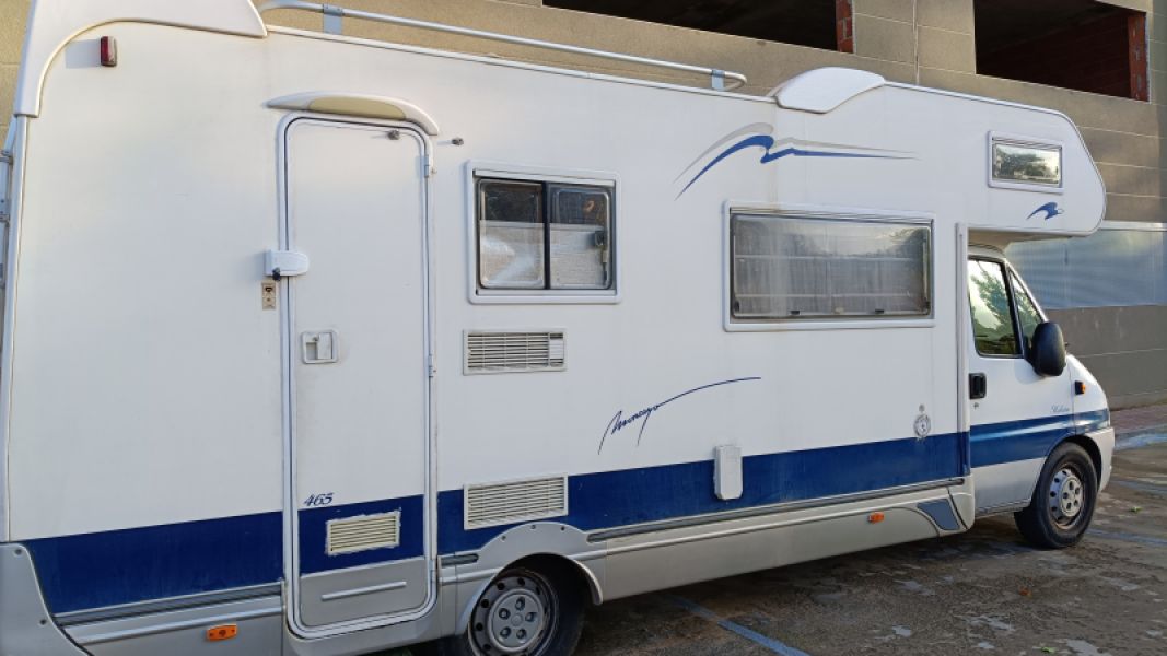 En venta Moncayo Halcón 465 Blanco 2002 Teruel foto 3