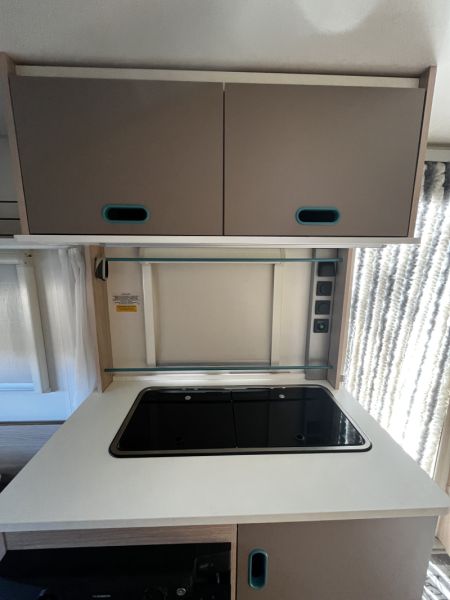 En venta Adria Aviva 350 L Blanco 2018 Barcelona foto 6