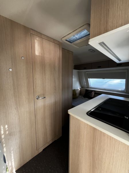 En venta Adria Aviva 350 L Blanco 2018 Barcelona foto 12