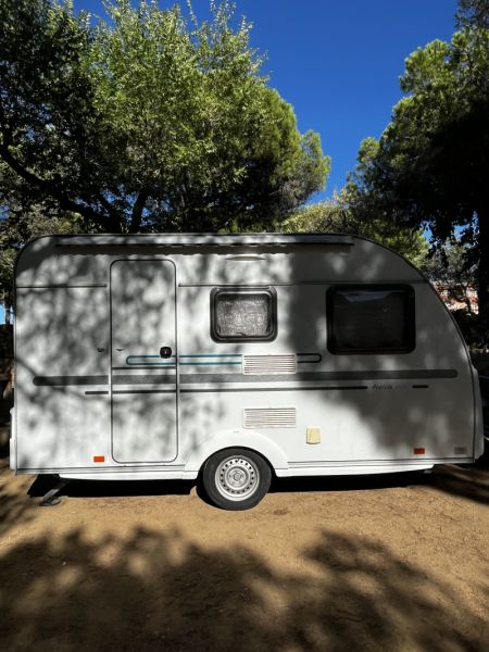 En venta Adria Aviva 350 L Blanco 2018 Barcelona foto 1
