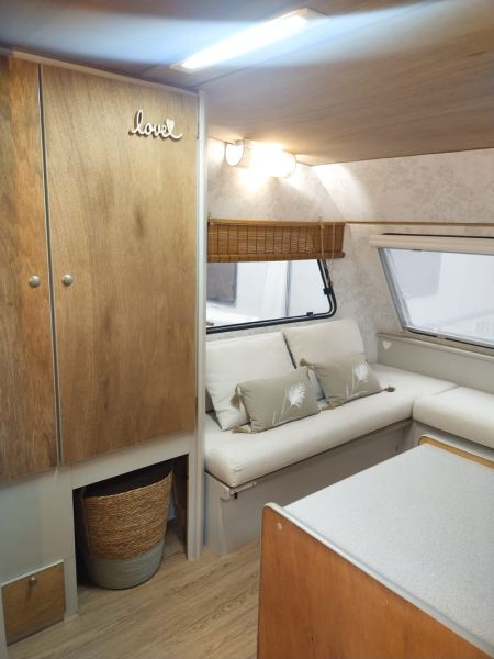 En venta Beyerland VITESSE 400-2 Beige 2010 Tarragona foto 2