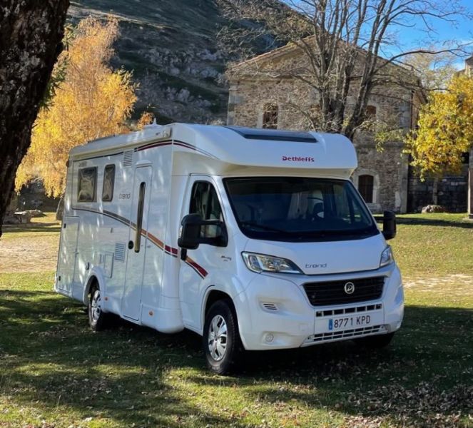 En venta Dethleffs TREND 7057  Fiat 2.3 130CV Blanco 2018 Zaragoza foto 1