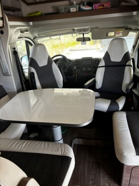 En venta Dethleffs TREND 7057  Fiat 2.3 130CV Blanco 2018 Zaragoza foto 3