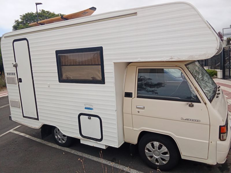En venta Mitsubishi L300 capuchina  Beige 1988 Santa Cruz de Tenerife foto 1