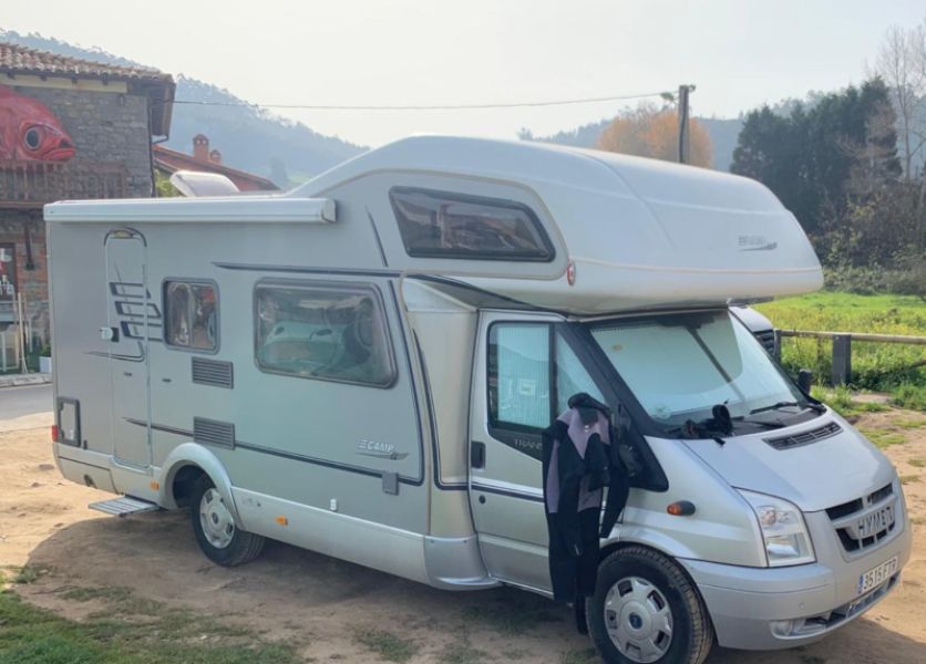 En venta Hymer / Eriba / Hymercar Camp 682 CL Gris 2007 Madrid foto 1