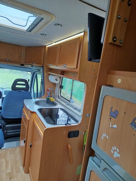 En venta Fiat DUCATO 2.8 JTD 127 CV SUN LIVING FALCON Blanco 2004 Madrid foto 9