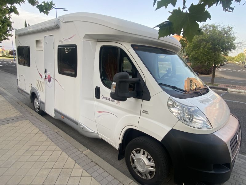 En venta Challenger Genesis 38 Blanco 2009 Madrid foto 2