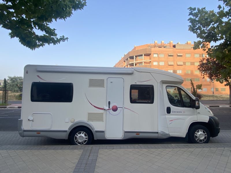 En venta Challenger Genesis 38 Blanco 2009 Madrid foto 10