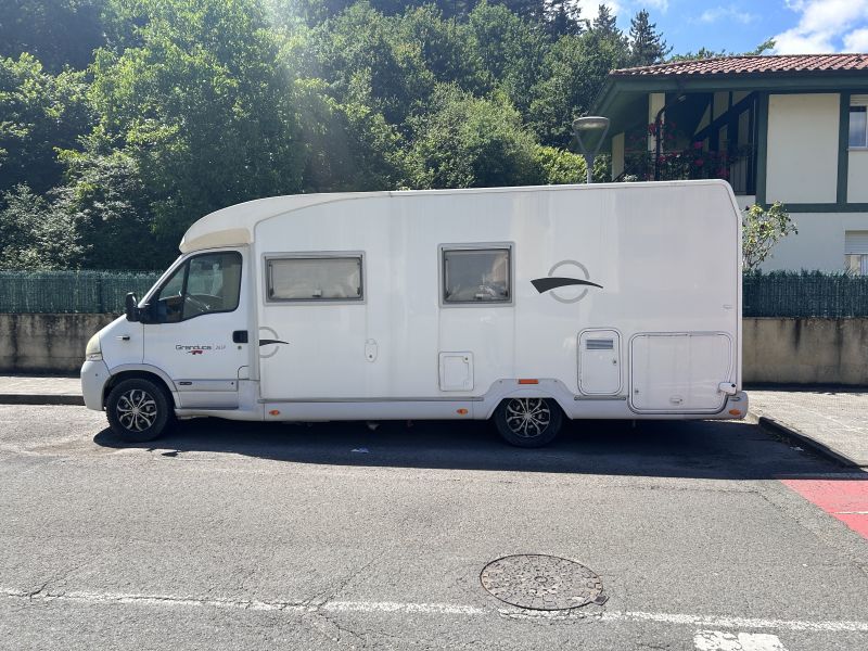 En venta Renault Trigano RIVIERA 65 Blanco 2006 Álava foto 3