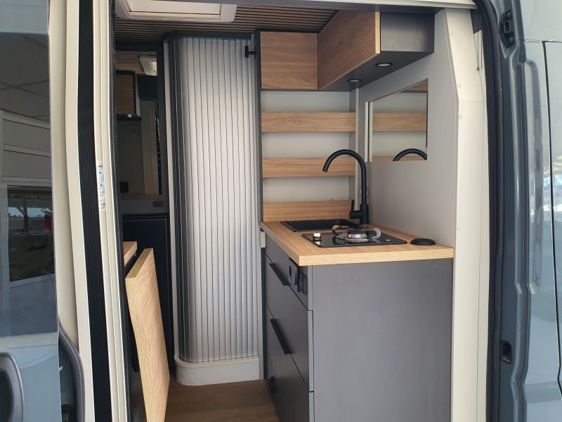 En venta Fiat DUCATO NOMADE NATION Gris 2024 Barcelona foto 9
