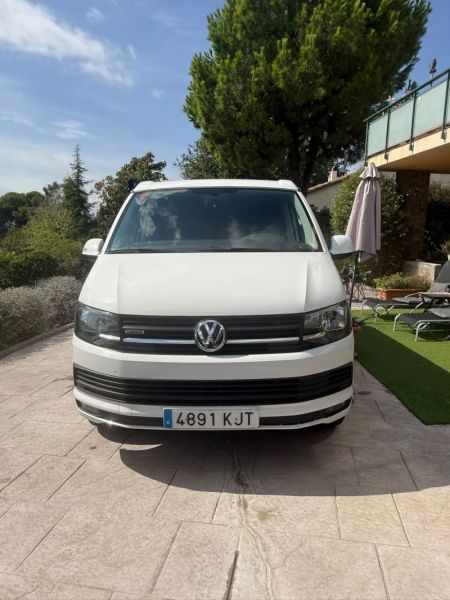En venta Volkswagen California Beach T6 2.0 TDI 150 4Motion Blanco 2018 Barcelona foto 2