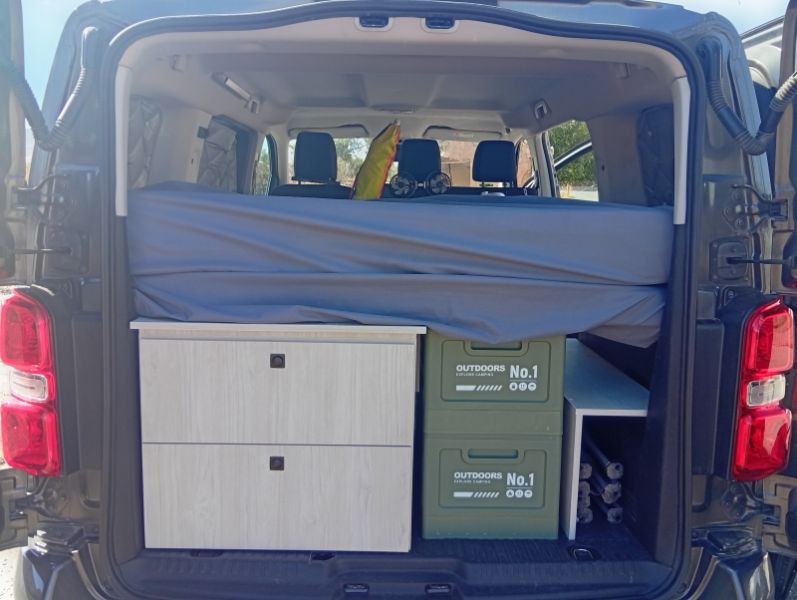 En venta Peugot Traveller 1.5 blue HDI Gris 2020 Granada foto 3