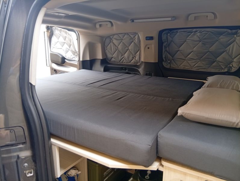 En venta Peugot Traveller 1.5 blue HDI Gris 2020 Granada foto 15