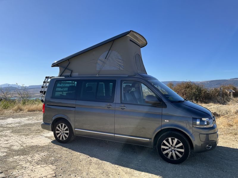 En venta Volkswagen Multivan T5 Highline 2.0 BiTDI 180CV DSG Gris 2010 Navarra foto 2