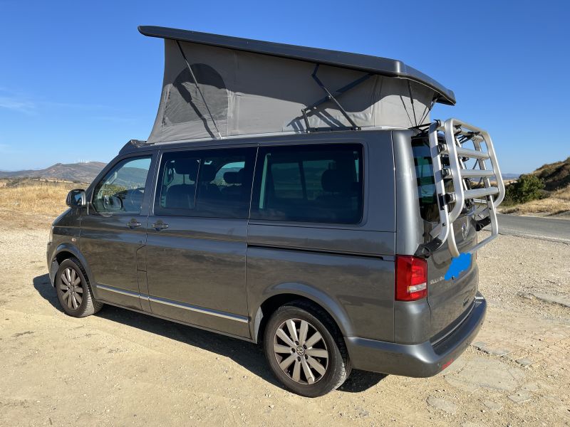 En venta Volkswagen Multivan T5 Highline 2.0 BiTDI 180CV DSG Gris 2010 Navarra foto 3