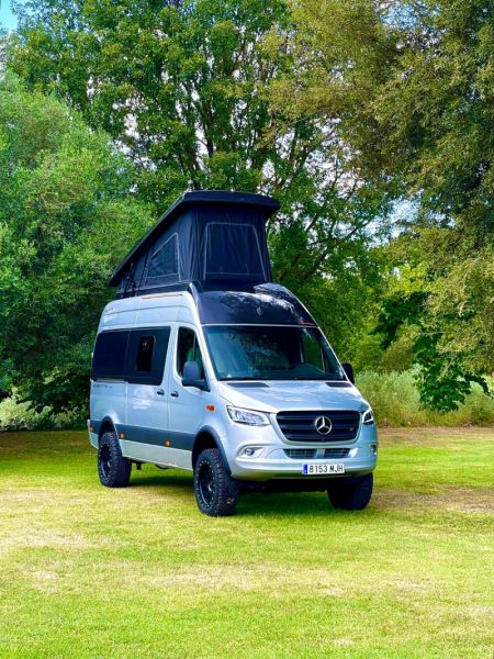 En venta Mercedes-Benz Julià Camper Yosemite 4x4 190 cv Gris 2023 Tarragona foto 1
