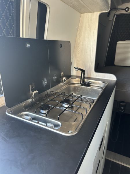 En venta Mercedes-Benz Julià Camper Yosemite 4x4 190 cv Gris 2023 Tarragona foto 5