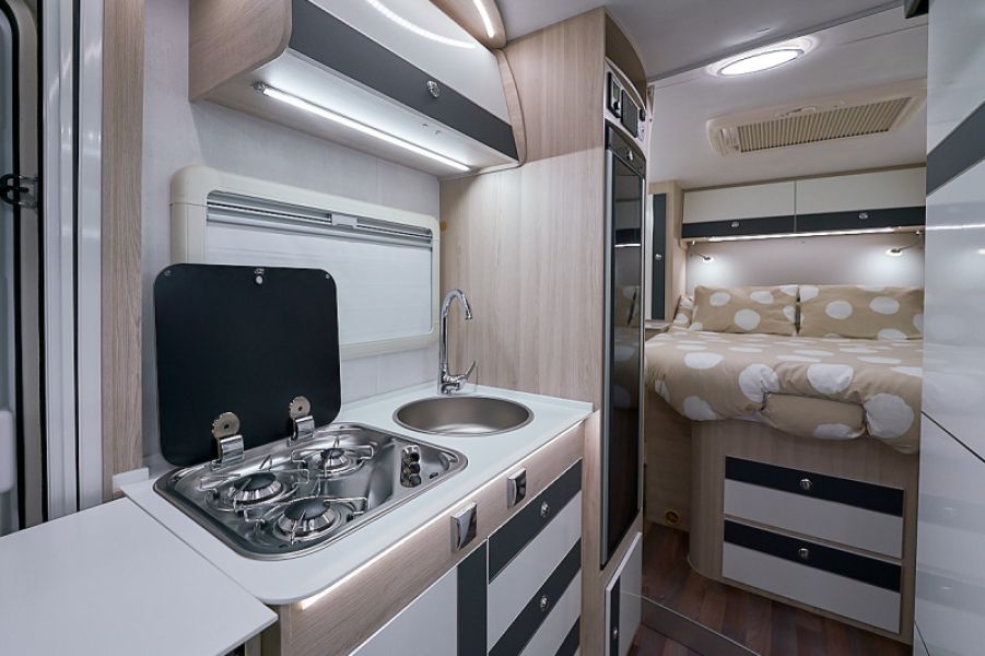 En venta Ilusion XMK 695 Cama Isla  Blanco 2023 Barcelona foto 3