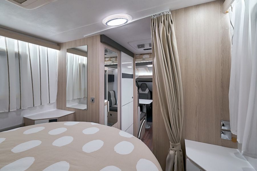 En venta Ilusion XMK 695 Cama Isla  Blanco 2023 Barcelona foto 8