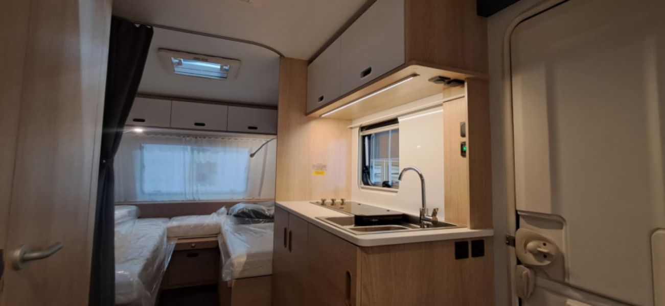 En venta Adria Adria Aviva 492 LU Blanco 2026 Barcelona foto 11