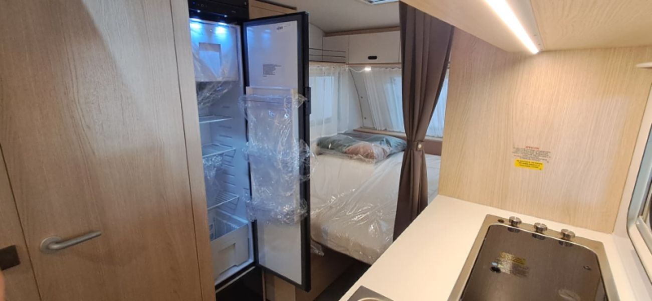 En venta Adria Adria Aviva 492 LU Blanco 2026 Barcelona foto 19