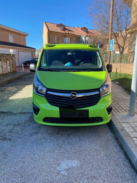 En venta Opel Vivaro biturbo Verde 2016 Madrid foto 2