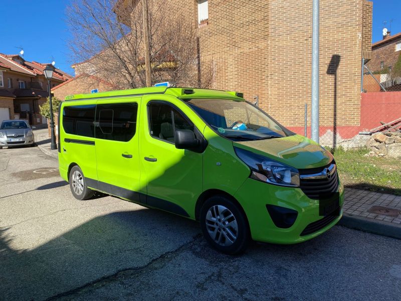 En venta Opel Vivaro biturbo Verde 2016 Madrid foto 3