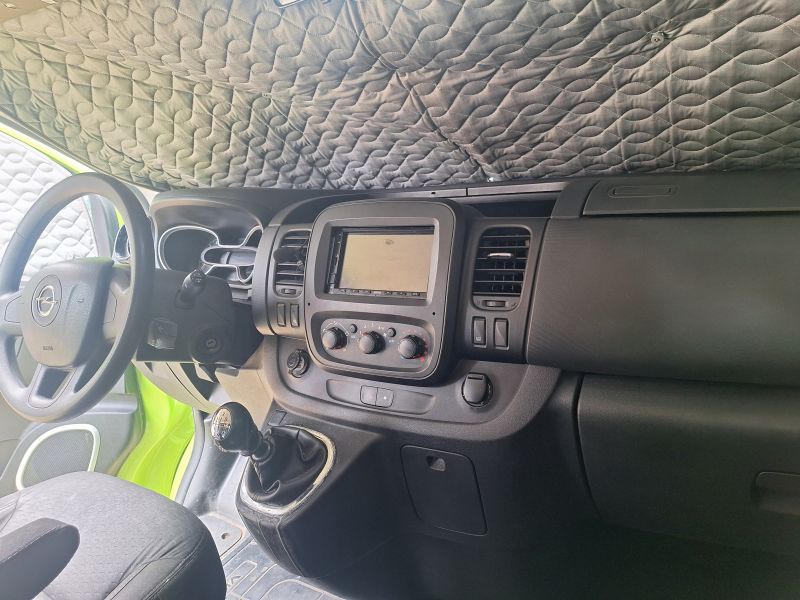 En venta Opel Vivaro biturbo Verde 2016 Madrid foto 5