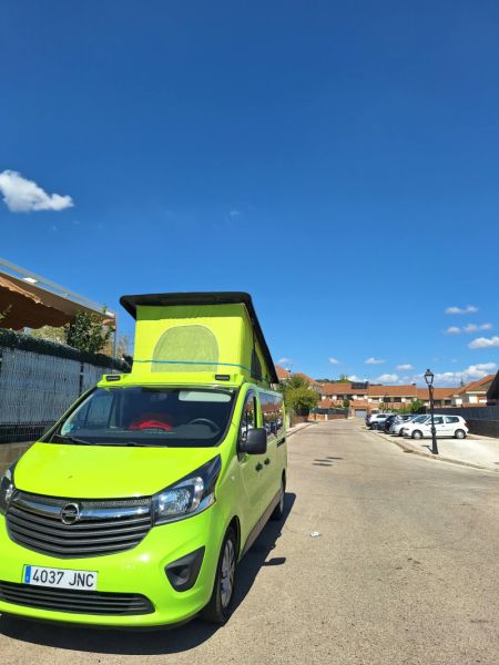 En venta Opel Vivaro biturbo Verde 2016 Madrid foto 8