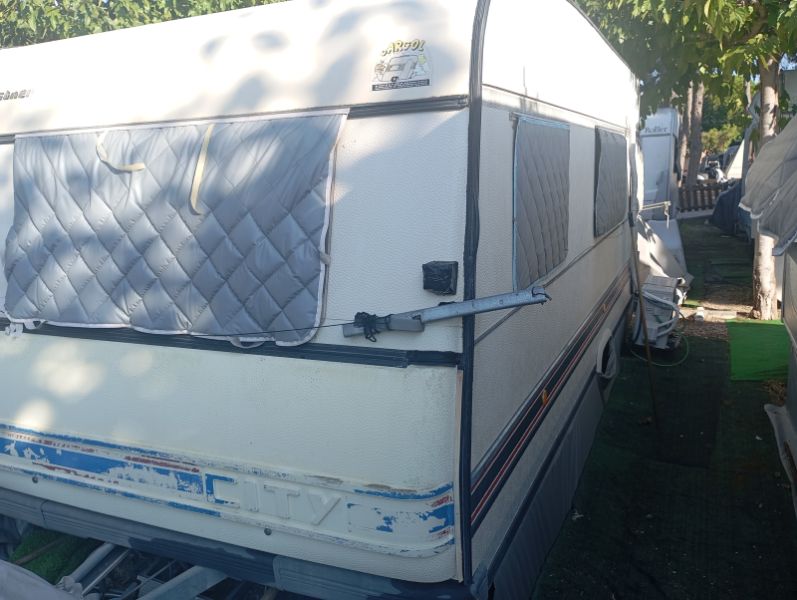 En venta Bürstner 480 TK Blanco 1982 Barcelona foto 1