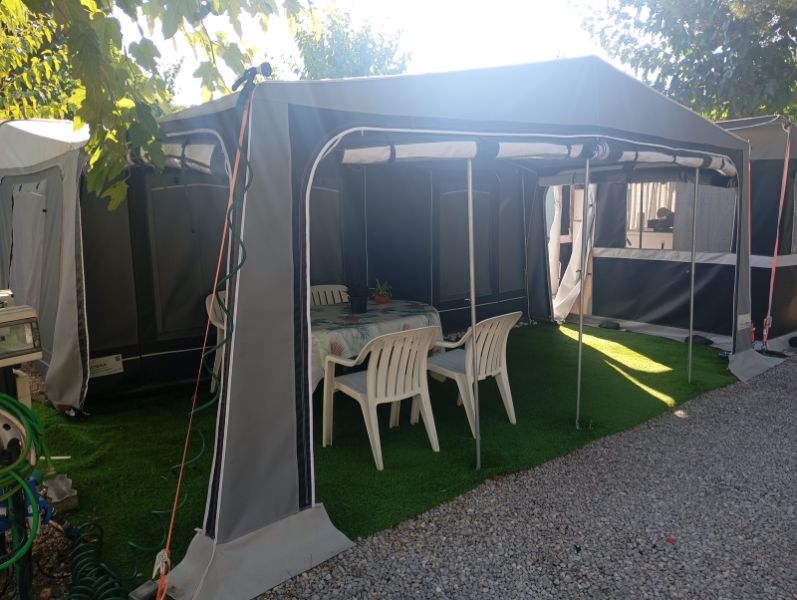 En venta Bürstner 480 TK Blanco 1982 Barcelona foto 4