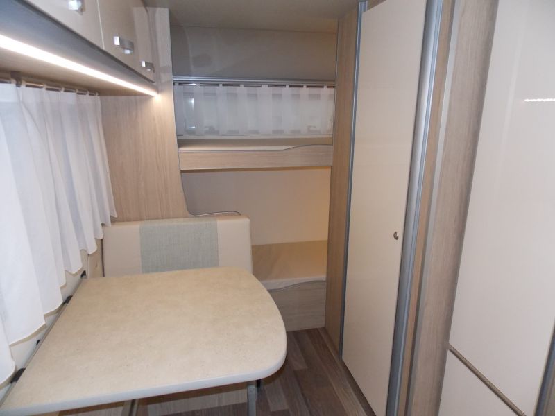 En venta Across Safari 431 CDL ( 750 kg. ) 2025 Blanco 2026 Sevilla foto 2