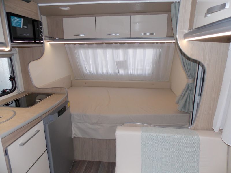 En venta Across Safari 431 CDL ( 750 kg. ) 2025 Blanco 2026 Sevilla foto 3