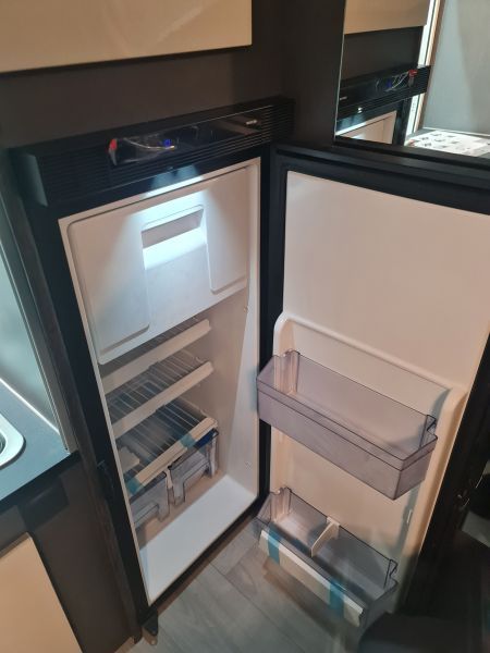 En venta Across AVENTOUR Blanco 2026 Toledo foto 7