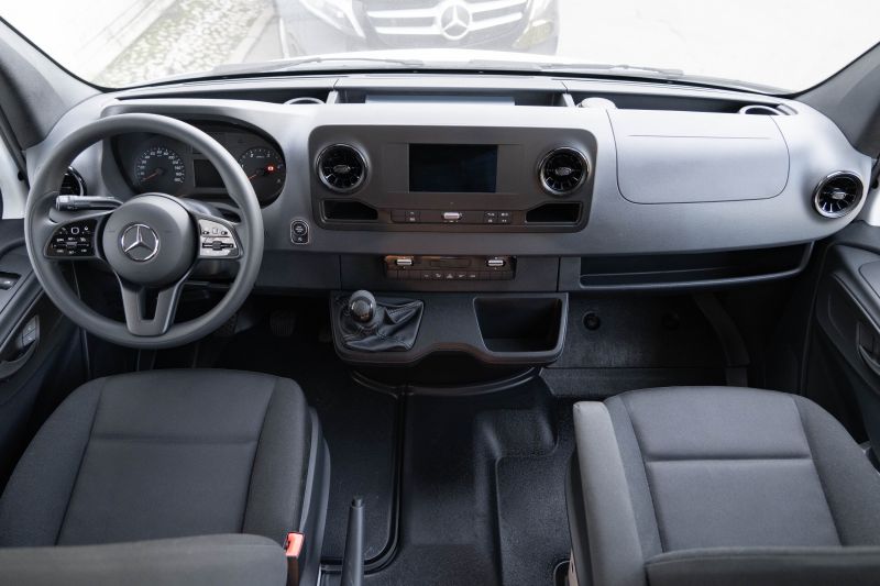 En venta Mercedes-Benz Sprinter Camper L3H2 Blanco 2024 Madrid foto 30