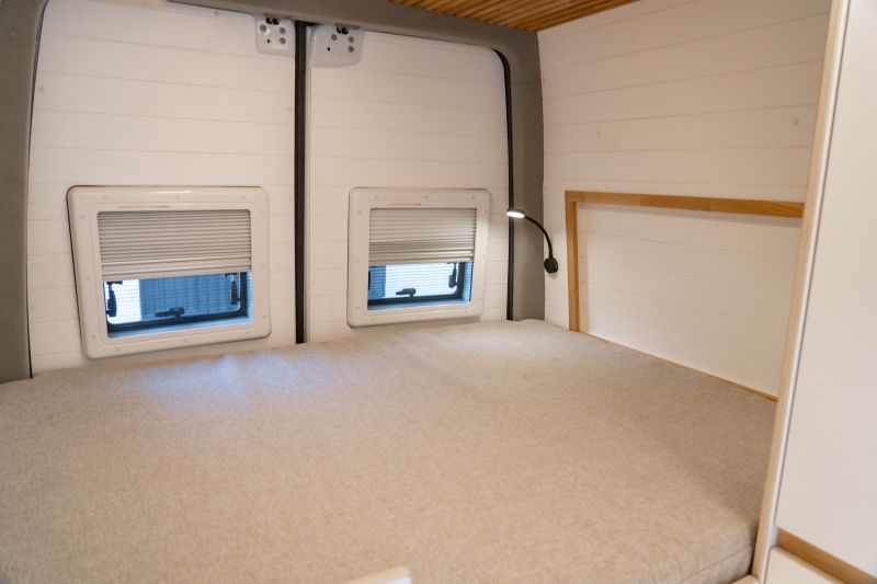 En venta Mercedes-Benz Sprinter Camper L3H2 Blanco 2024 Madrid foto 15