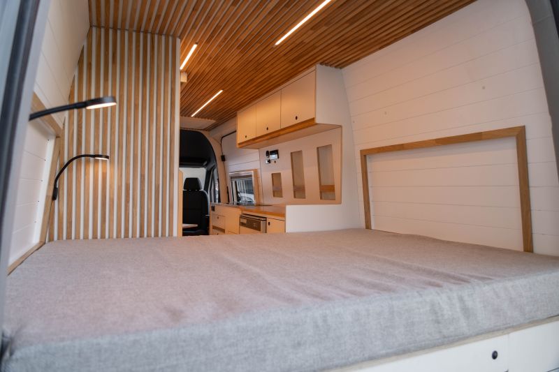 En venta Mercedes-Benz Sprinter Camper L3H2 Blanco 2024 Madrid foto 9