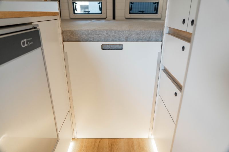 En venta Mercedes-Benz Sprinter Camper L3H2 Blanco 2024 Madrid foto 11